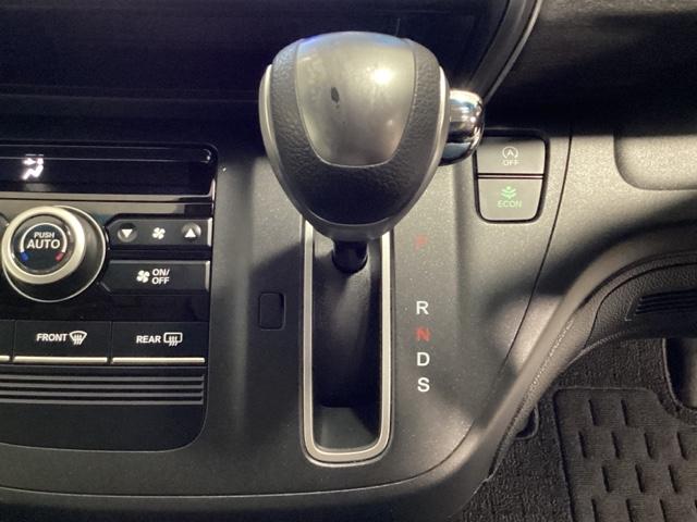 フリード Ｇ・ホンダセンシング　光触媒抗菌消臭施工済　Ｆセグ　追突被害軽減ブレーキ　ｉストップ　Ｗエアバッグ　パワーウィンドウ　アクティブクルーズコントロール　スマートキ　カラーバックモニター　ＶＳＡ　エアコン　セキュリティアラーム（8枚目）