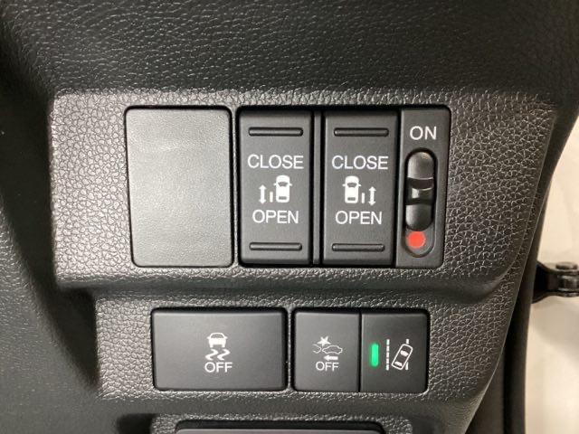 フリード Ｇ・ホンダセンシング　光触媒抗菌消臭施工済　Ｆセグ　追突被害軽減ブレーキ　ｉストップ　Ｗエアバッグ　パワーウィンドウ　アクティブクルーズコントロール　スマートキ　カラーバックモニター　ＶＳＡ　エアコン　セキュリティアラーム（13枚目）