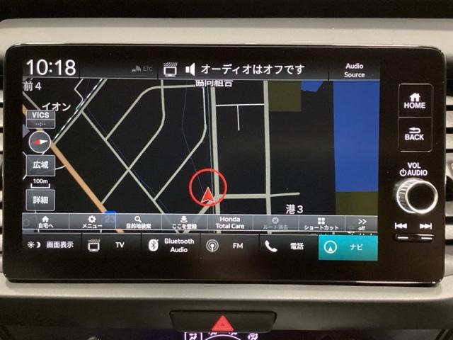 フィット ｅ：ＨＥＶホーム　中古スタッドレスタイヤ、純正ナビディスプレー、ドライブレコーダー前後装着＋ＥＴＣ付　当社デモカー　リヤカメラ　ＶＳＡ　サイドカーテンエアバック　前後ソナー　スマートキ　ＥＣＯＮモード　踏み間違い防止（9枚目）