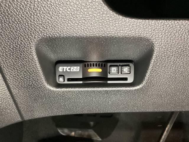 フィット ｅ：ＨＥＶホーム　中古スタッドレスタイヤ、純正ナビディスプレー、ドライブレコーダー前後装着＋ＥＴＣ付　当社デモカー　リヤカメラ　ＶＳＡ　サイドカーテンエアバック　前後ソナー　スマートキ　ＥＣＯＮモード　踏み間違い防止（17枚目）