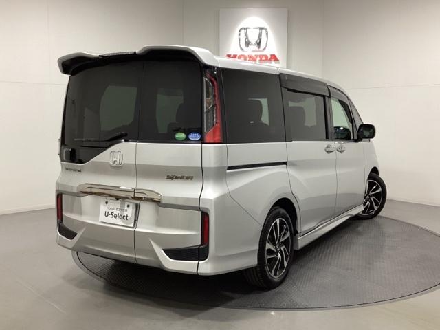 ステップワゴンスパーダ スパーダ・クールスピリットホンダセンシング　光触媒抗菌消臭施工済　サイドエアバック　スマートキ　左右電動スライドドア　バックモニタ　Ｗエアコン　地ＴＶ　ナビ＆ＴＶ　三列シート　助手席エアバッグ　ＡＡＣ　横滑り防止機能　ターボ車　シートヒータ（3枚目）