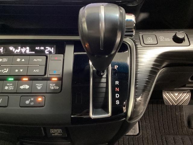 ステップワゴンスパーダ スパーダ・クールスピリットホンダセンシング　光触媒抗菌消臭施工済　サイドエアバック　スマートキ　左右電動スライドドア　バックモニタ　Ｗエアコン　地ＴＶ　ナビ＆ＴＶ　三列シート　助手席エアバッグ　ＡＡＣ　横滑り防止機能　ターボ車　シートヒータ（8枚目）