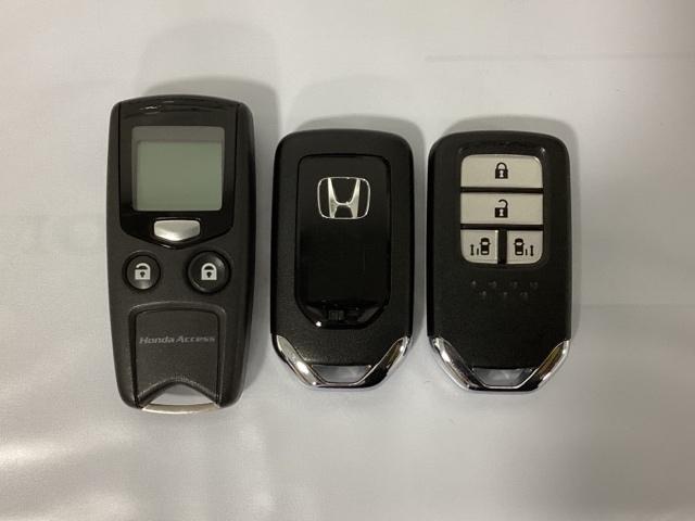 ステップワゴンスパーダ スパーダ・クールスピリットホンダセンシング　光触媒抗菌消臭施工済　サイドエアバック　スマートキ　左右電動スライドドア　バックモニタ　Ｗエアコン　地ＴＶ　ナビ＆ＴＶ　三列シート　助手席エアバッグ　ＡＡＣ　横滑り防止機能　ターボ車　シートヒータ（14枚目）