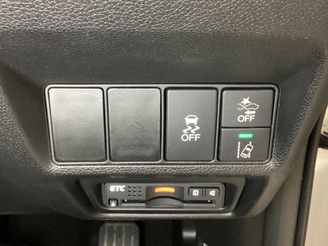 ステップワゴンスパーダ スパーダ・クールスピリットホンダセンシング　光触媒抗菌消臭施工済　サイドエアバック　スマートキ　左右電動スライドドア　バックモニタ　Ｗエアコン　地ＴＶ　ナビ＆ＴＶ　三列シート　助手席エアバッグ　ＡＡＣ　横滑り防止機能　ターボ車　シートヒータ（16枚目）