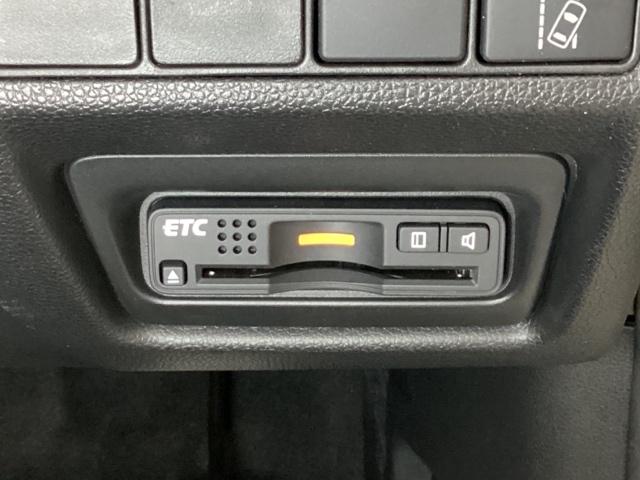 ステップワゴンスパーダ スパーダ・クールスピリットホンダセンシング　光触媒抗菌消臭施工済　サイドエアバック　スマートキ　左右電動スライドドア　バックモニタ　Ｗエアコン　地ＴＶ　ナビ＆ＴＶ　三列シート　助手席エアバッグ　ＡＡＣ　横滑り防止機能　ターボ車　シートヒータ（17枚目）