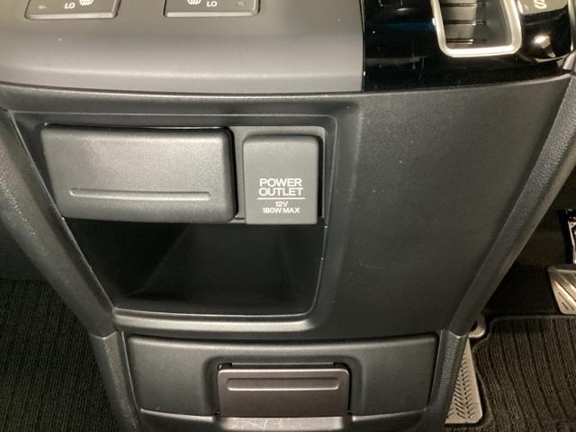 ステップワゴンスパーダ スパーダ・クールスピリットホンダセンシング　光触媒抗菌消臭施工済　サイドエアバック　スマートキ　左右電動スライドドア　バックモニタ　Ｗエアコン　地ＴＶ　ナビ＆ＴＶ　三列シート　助手席エアバッグ　ＡＡＣ　横滑り防止機能　ターボ車　シートヒータ（18枚目）