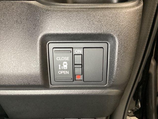 Ｎ－ＢＯＸカスタム ベースグレード　中古スタッドレスタイヤ、純正メモリーナビ、ドライブレコーダー前後装着＋ＥＴＣ付　当社デモカー　ＵＳＢ接続　ＣＭＢＳ　Ｄレコ　１オーナー　ベンチシート　オートエアコン　スマートキ　ＬＥＤ　盗難防止装置（17枚目）