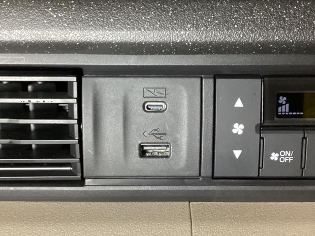 Ｎ－ＢＯＸジョイ ターボ　中古スタッドレスタイヤ、純正メモリーナビ、ドライブレコーダー前後装着＋ＥＴＣ付　当社デモカー　ＬＥＤヘッド　ＥＴＣ車載器　オートエアコン　バックカメラ　両側電動ドア　クリアランスソナー　オートライト（13枚目）