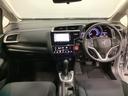 車内は光触媒抗菌消臭施工済です。インパネ周りはスタイリッシュなデザインで機能や装備も充実しています。グローブボックスやカップホルダーのほかにトレーなどたくさんの収納スペースが付いています。