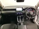車内は光触媒抗菌消臭施工済です。インパネ周りはスタイリッシュなデザインで機能や装備も充実しています。グローブボックスやカップホルダーのほかにトレーなどたくさんの収納スペースが付いています。