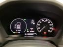 ハイブリット車専用のメーターです。右側の大型スピードメーターに加え、ステアリングスイッチを使って左のマルチインフォメーション・ディスプレイで燃費や動力伝達などの情報が見れるようになっています。