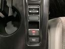 「e:HEV」搭載車です。日常シーンのほとんどをモーターで走行し、高速クルージングなどモーターよりもエンジンの方が効率が良い領域はエンジンで走行、あらゆる領域で優れた燃費走行を実現します。