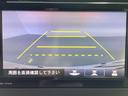 バックでの車庫入れも安心です! リアカメラが付いているバックモニター付のディスプレイ・オーディオです。操作線もついており距離感も画面から確認できます。