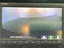 ギヤをR(バック)に入れるとナビの画面に後ろの映像が映るリアカメラ付です。後退時、コンディションが悪い視界でもカラーバックモニターがドライバーをサポートします。