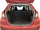 ラゲッジも広く使いやすいトランクは、開口部も広く荷物の積み下ろしもしやすいお車となっております。リアシートの背もたれは６：４の割合で分割して可倒できるので、長いお荷物などを載せることもできます。