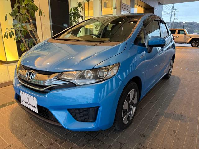 フィットハイブリッド Ｌパッケージ　ナビ（ＳＤ）　ＴＶ（ワンセグ）　バックカメラ　Ｂｌｕｅｔｏｏｔｈ　ＥＴＣ　スマートキー　ＨＩＤ　オートライトＣＤ　ＤＶＤ　ミュージックプレイヤー接続可　ドライブレコーダー（4枚目）