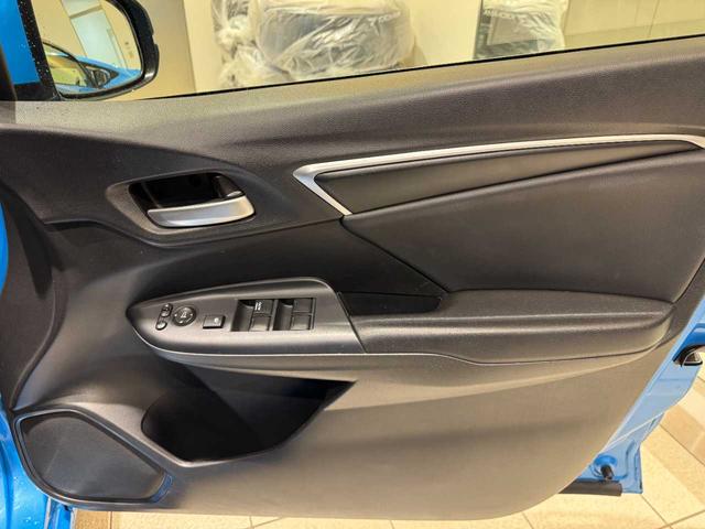 フィットハイブリッド Ｌパッケージ　ナビ（ＳＤ）　ＴＶ（ワンセグ）　バックカメラ　Ｂｌｕｅｔｏｏｔｈ　ＥＴＣ　スマートキー　ＨＩＤ　オートライトＣＤ　ＤＶＤ　ミュージックプレイヤー接続可　ドライブレコーダー（11枚目）