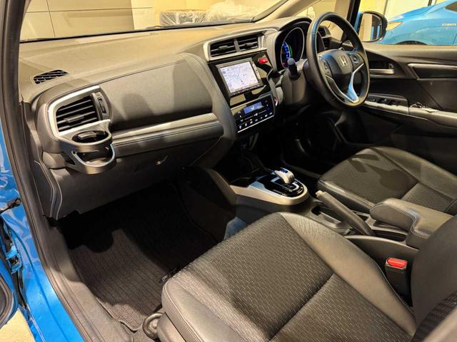 フィットハイブリッド Ｌパッケージ　ナビ（ＳＤ）　ＴＶ（ワンセグ）　バックカメラ　Ｂｌｕｅｔｏｏｔｈ　ＥＴＣ　スマートキー　ＨＩＤ　オートライトＣＤ　ＤＶＤ　ミュージックプレイヤー接続可　ドライブレコーダー（28枚目）