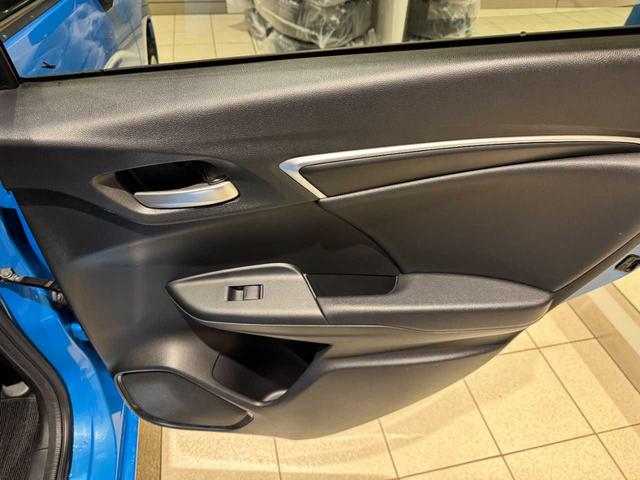 フィットハイブリッド Ｌパッケージ　ナビ（ＳＤ）　ＴＶ（ワンセグ）　バックカメラ　Ｂｌｕｅｔｏｏｔｈ　ＥＴＣ　スマートキー　ＨＩＤ　オートライトＣＤ　ＤＶＤ　ミュージックプレイヤー接続可　ドライブレコーダー（35枚目）