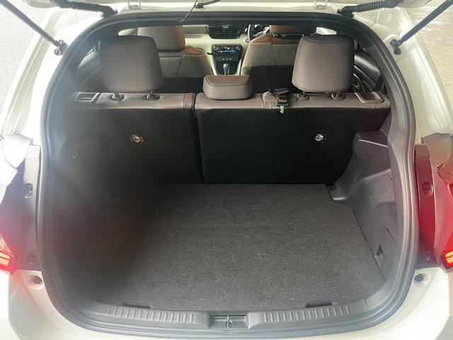 ラゲッジスペースも充実しております！シートアレンジ次第では大きな荷物も積めますよ！ご不明点ご来店のお際は是非お電話でご連絡下さい