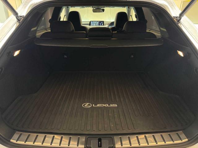 ＲＸ ＲＸ４５０ｈ　Ｆスポーツ　サンルーフ・前後ドラレコ・バックカメラ・黒革シート・純正１２．３インチナビ・ＥＴＣ２．０・Ｂｌｕｅｔｏｏｔｈ接続・アダプティブクルーズコントロール・電動リアゲート・スペアキー（21枚目）