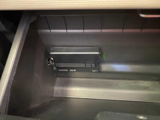 ムーヴキャンバス ＧメイクアップＶＳ　ＳＡＩＩＩ　ＫＥＮＷＯＯＤナビ（ＮＭＺＫ－Ｗ７２Ｄ）・前後ドラレコ・全周囲カメラ・シートヒーター・両側電動スライドドア・ＵＳＢ・Ｂｌｕｅｔｏｏｔｈ・クリアランスソナー・レーンキープアシスト・オートマチックハイビー（6枚目）