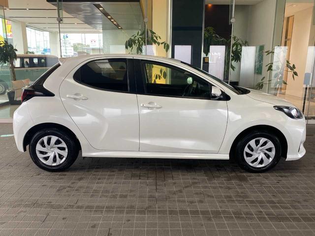 ヤリス Ｇ　純正８インチディスプレイオーディオ・全周囲カメラ・前方ドラレコ・ＥＴＣ・Ｂｌｕｅｔｏｏｔｈ接続・ＵＳＢ・トヨタセーフティセンス・スペアキー・オートライト・ブラインドスポットモニター（8枚目）