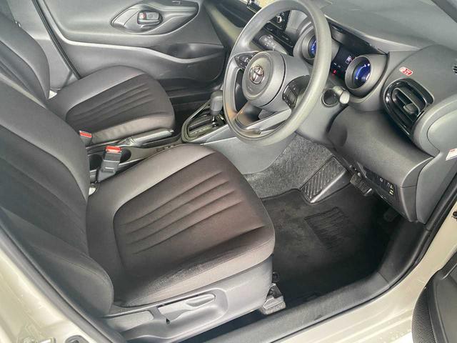 ヤリス Ｇ　純正８インチディスプレイオーディオ・全周囲カメラ・前方ドラレコ・ＥＴＣ・Ｂｌｕｅｔｏｏｔｈ接続・ＵＳＢ・トヨタセーフティセンス・スペアキー・オートライト・ブラインドスポットモニター（27枚目）