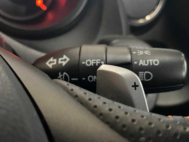 フィット ＲＳ　社外ナビ（ＡＶＮ７７０ＨＤｍｋＩＩ）・Ｂｌｕｅｔｏｏｔｈ・ＤＴＶ・ＥＴＣ・ＵＳＢ・フロントフォグランプ・オートライト・ＨＩＤヘッドライト・スマートキー・盗難防止装置・衝突安全ボディ（17枚目）