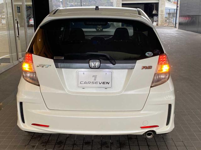 フィット ＲＳ　社外ナビ（ＡＶＮ７７０ＨＤｍｋＩＩ）・Ｂｌｕｅｔｏｏｔｈ・ＤＴＶ・ＥＴＣ・ＵＳＢ・フロントフォグランプ・オートライト・ＨＩＤヘッドライト・スマートキー・盗難防止装置・衝突安全ボディ（37枚目）