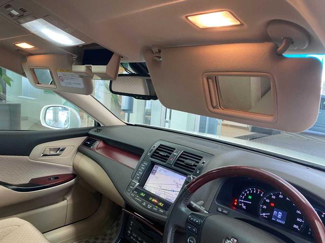 �T���o�C�U�[�Ƀ~���[�t�������C�g���t���Ă���̂ňÂ��ꏊ�ł����₷���ł���