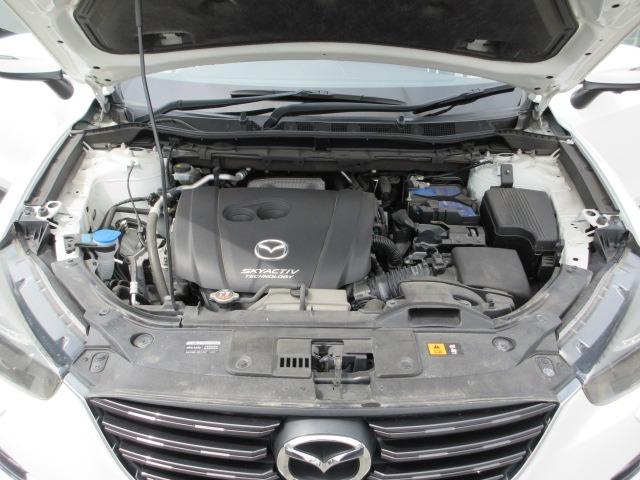 ＣＸ－５ ２５Ｓ　４ＷＤ　後期モデル　１オーナー　衝突軽減ブレーキ　クルーズコントロール　純正ナビ　フルセグＴＶ　バックカメラ　ＥＴＣ　ＨＩＤヘッドライト　Ｂｌｕｅｔｏｏｔｈ　スマートキー　バックフォグ　サイドバイザー（47枚目）