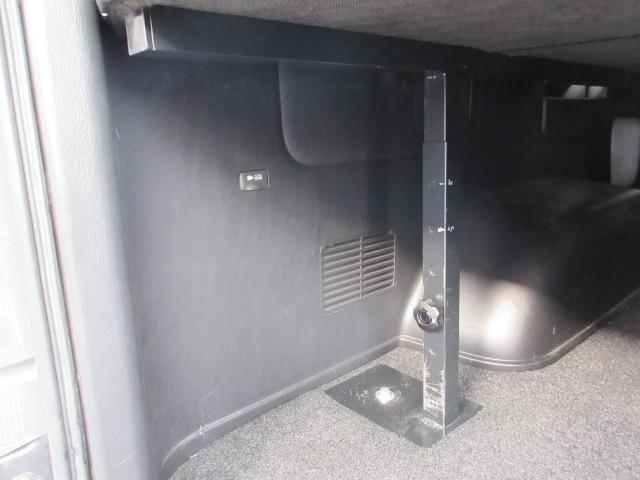 ハイエースバン スーパーＧＬ　ダークプライム　４ＷＤ　寒冷地　ベッドキット　９型フローティングナビ　両側電動スライド　バックカメラ　フルセグＴＶ　Ｂｌｕｅｔｏｏｔｈ　ＥＴＣ　ドライブコレーダー　ＡＣ１００Ｖ　Ｗエアバック　ＬＥＤライト　Ｄターボ（63枚目）