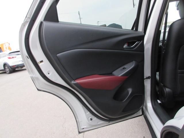 ＣＸ－３ ＸＤ　ツーリング　寒冷地仕様　禁煙　純正コネクトナビ　バックカメラ　レーダークルーズ　ＥＴＣ　前側シートヒーター　ＢＳＭ　パドルシフト　ＬＥＤヘッドライト　ドアバイザ　純正１８ＡＷ　スマートキー　アイドリングストップ（58枚目）
