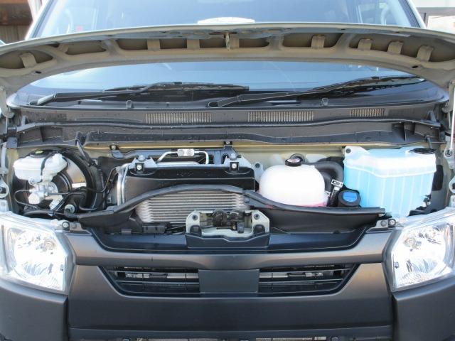 ハイエースバン ロングスーパーＧＬ　７型　４ＷＤ　寒冷地仕様　アースカラー　純正ナビ　パノラミックビュー　オートハイビーム　ＥＴＣ　ドラレコ　ＡＣ１００Ｖ電源　インテリジェントクリアランスソナー　ＬＥＤフォグ　ドアバイザー　スマートキー（46枚目）