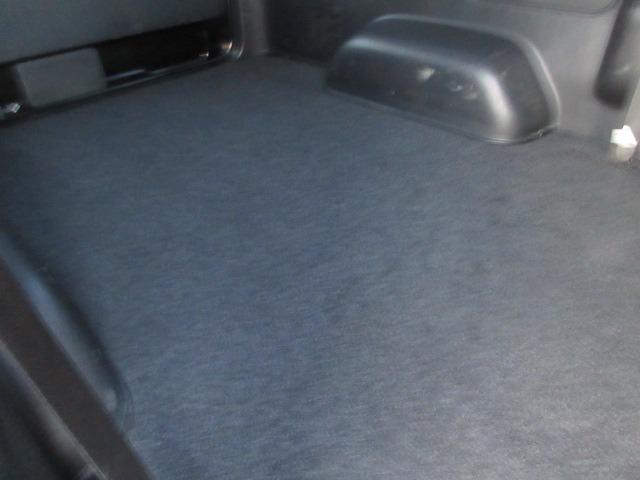 ハイエースバン スーパーGL ダークプライム 1オーナー 4WD 寒冷地仕様 社外ナビ Bカメラ 両側パワースライド モデリスタエアロ 社外エアロ 純正ルーフスポイラー ETC H20ホワイトレター LEDヘッドライト 前側フォグ AC100V(20枚目)