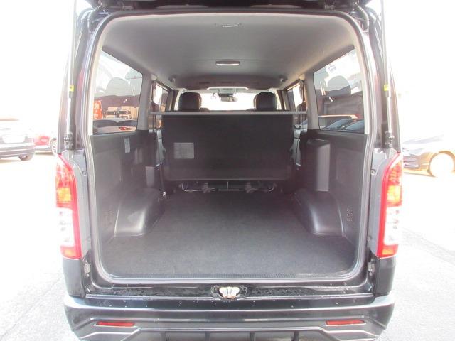 ハイエースバン スーパーGL ダークプライム 1オーナー 4WD 寒冷地仕様 社外ナビ Bカメラ 両側パワースライド モデリスタエアロ 社外エアロ 純正ルーフスポイラー ETC H20ホワイトレター LEDヘッドライト 前側フォグ AC100V(24枚目)