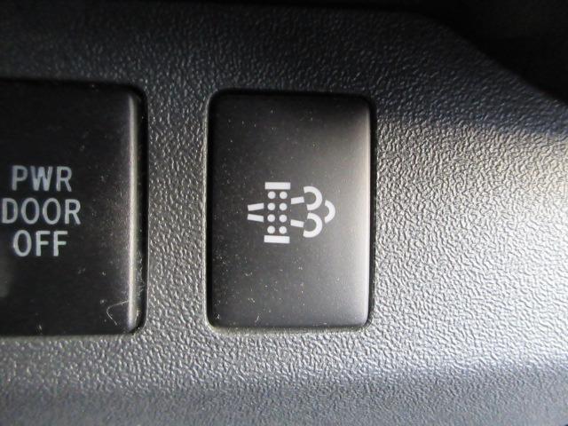 ハイエースバン スーパーGL ダークプライム 1オーナー 4WD 寒冷地仕様 社外ナビ Bカメラ 両側パワースライド モデリスタエアロ 社外エアロ 純正ルーフスポイラー ETC H20ホワイトレター LEDヘッドライト 前側フォグ AC100V(32枚目)