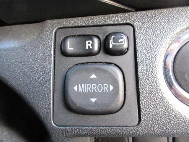 ハイエースバン スーパーGL ダークプライム 1オーナー 4WD 寒冷地仕様 社外ナビ Bカメラ 両側パワースライド モデリスタエアロ 社外エアロ 純正ルーフスポイラー ETC H20ホワイトレター LEDヘッドライト 前側フォグ AC100V(35枚目)