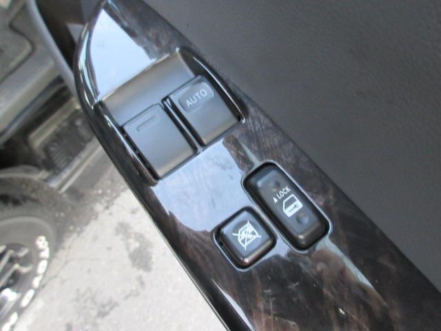 ハイエースバン スーパーGL ダークプライム 1オーナー 4WD 寒冷地仕様 社外ナビ Bカメラ 両側パワースライド モデリスタエアロ 社外エアロ 純正ルーフスポイラー ETC H20ホワイトレター LEDヘッドライト 前側フォグ AC100V(53枚目)