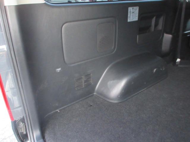 ハイエースバン スーパーGL ダークプライム 1オーナー 4WD 寒冷地仕様 社外ナビ Bカメラ 両側パワースライド モデリスタエアロ 社外エアロ 純正ルーフスポイラー ETC H20ホワイトレター LEDヘッドライト 前側フォグ AC100V(62枚目)