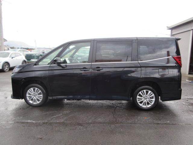 ノア ハイブリッドＳ－Ｚ　４ＷＤ　トヨタセーフティセンス　１０．５インチ大型ナビ　バックカメラ　両側パワースライド　前側シートヒーター　ＥＴＣ　レーダークルーズ　オートハイビーム　ＬＥＤヘッドライト　前側フォグ　Ｗエアコン（12枚目）