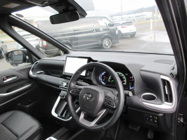 ノア ハイブリッドＳ－Ｚ　４ＷＤ　トヨタセーフティセンス　１０．５インチ大型ナビ　バックカメラ　両側パワースライド　前側シートヒーター　ＥＴＣ　レーダークルーズ　オートハイビーム　ＬＥＤヘッドライト　前側フォグ　Ｗエアコン（18枚目）