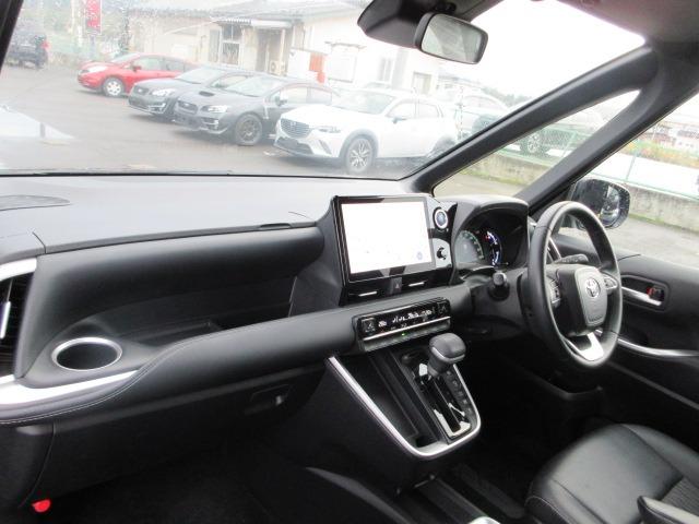 ノア ハイブリッドＳ－Ｚ　４ＷＤ　トヨタセーフティセンス　１０．５インチ大型ナビ　バックカメラ　両側パワースライド　前側シートヒーター　ＥＴＣ　レーダークルーズ　オートハイビーム　ＬＥＤヘッドライト　前側フォグ　Ｗエアコン（21枚目）