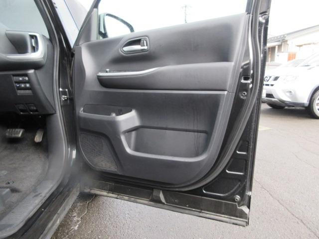 ノア ハイブリッドＳ－Ｚ　４ＷＤ　トヨタセーフティセンス　１０．５インチ大型ナビ　バックカメラ　両側パワースライド　前側シートヒーター　ＥＴＣ　レーダークルーズ　オートハイビーム　ＬＥＤヘッドライト　前側フォグ　Ｗエアコン（46枚目）