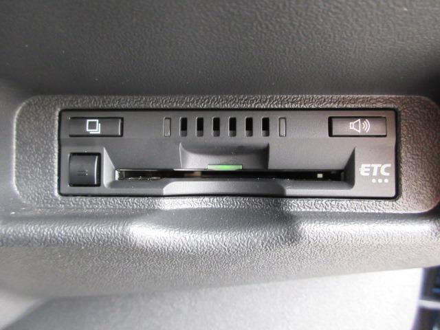 ハイエースバン ロングＤＸ　１オーナー　４ＷＤ　トヨタセーフティセンス　禁煙　純正ＳＤナビ　バックカメラ　前側ドラレコ　オートハイビーム　ＥＴＣ　純正セパレートカーテン　Ｄターボ　ドアバイザー　スマートキー　Ｂｌｕｅｔｏｏｔｈ（7枚目）