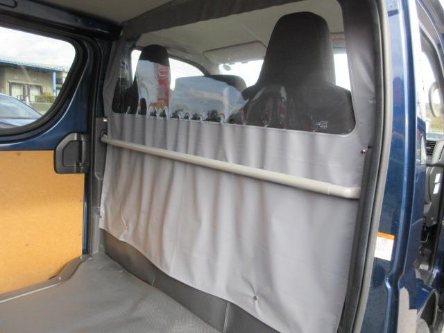 ハイエースバン ロングＤＸ　１オーナー　４ＷＤ　トヨタセーフティセンス　禁煙　純正ＳＤナビ　バックカメラ　前側ドラレコ　オートハイビーム　ＥＴＣ　純正セパレートカーテン　Ｄターボ　ドアバイザー　スマートキー　Ｂｌｕｅｔｏｏｔｈ（8枚目）