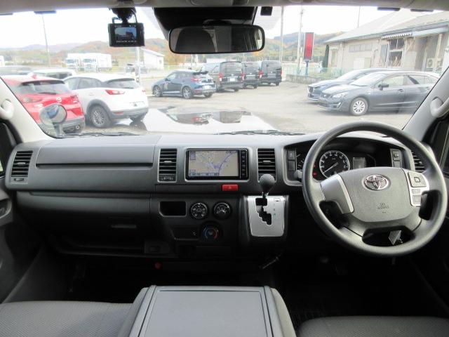 ハイエースバン ロングＤＸ　１オーナー　４ＷＤ　トヨタセーフティセンス　禁煙　純正ＳＤナビ　バックカメラ　前側ドラレコ　オートハイビーム　ＥＴＣ　純正セパレートカーテン　Ｄターボ　ドアバイザー　スマートキー　Ｂｌｕｅｔｏｏｔｈ（16枚目）