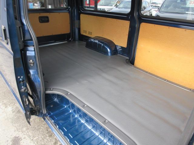 ハイエースバン ロングＤＸ　１オーナー　４ＷＤ　トヨタセーフティセンス　禁煙　純正ＳＤナビ　バックカメラ　前側ドラレコ　オートハイビーム　ＥＴＣ　純正セパレートカーテン　Ｄターボ　ドアバイザー　スマートキー　Ｂｌｕｅｔｏｏｔｈ（19枚目）