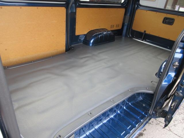 ハイエースバン ロングＤＸ　１オーナー　４ＷＤ　トヨタセーフティセンス　禁煙　純正ＳＤナビ　バックカメラ　前側ドラレコ　オートハイビーム　ＥＴＣ　純正セパレートカーテン　Ｄターボ　ドアバイザー　スマートキー　Ｂｌｕｅｔｏｏｔｈ（21枚目）